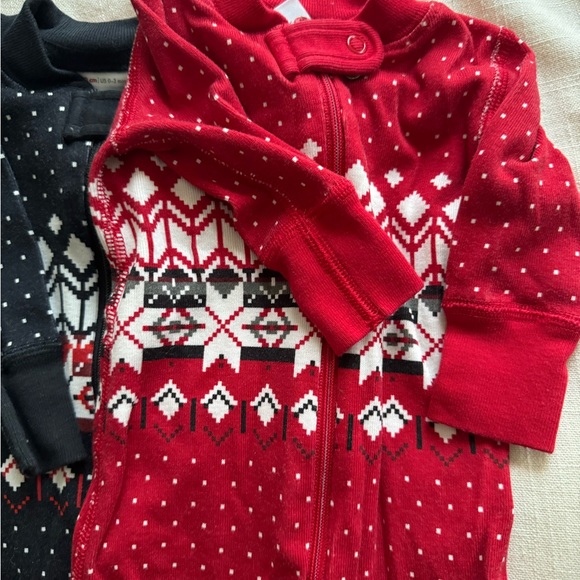 Six pairs of holiday pajamas! 0-3 months. EUC-VGUC - Picture 5 of 7